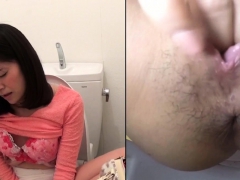 Asian teen squirting pee
